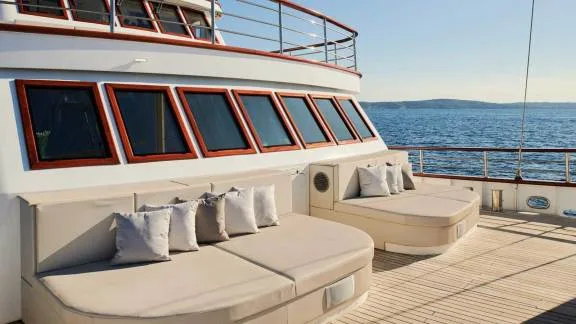 Image of Corsario yacht #9