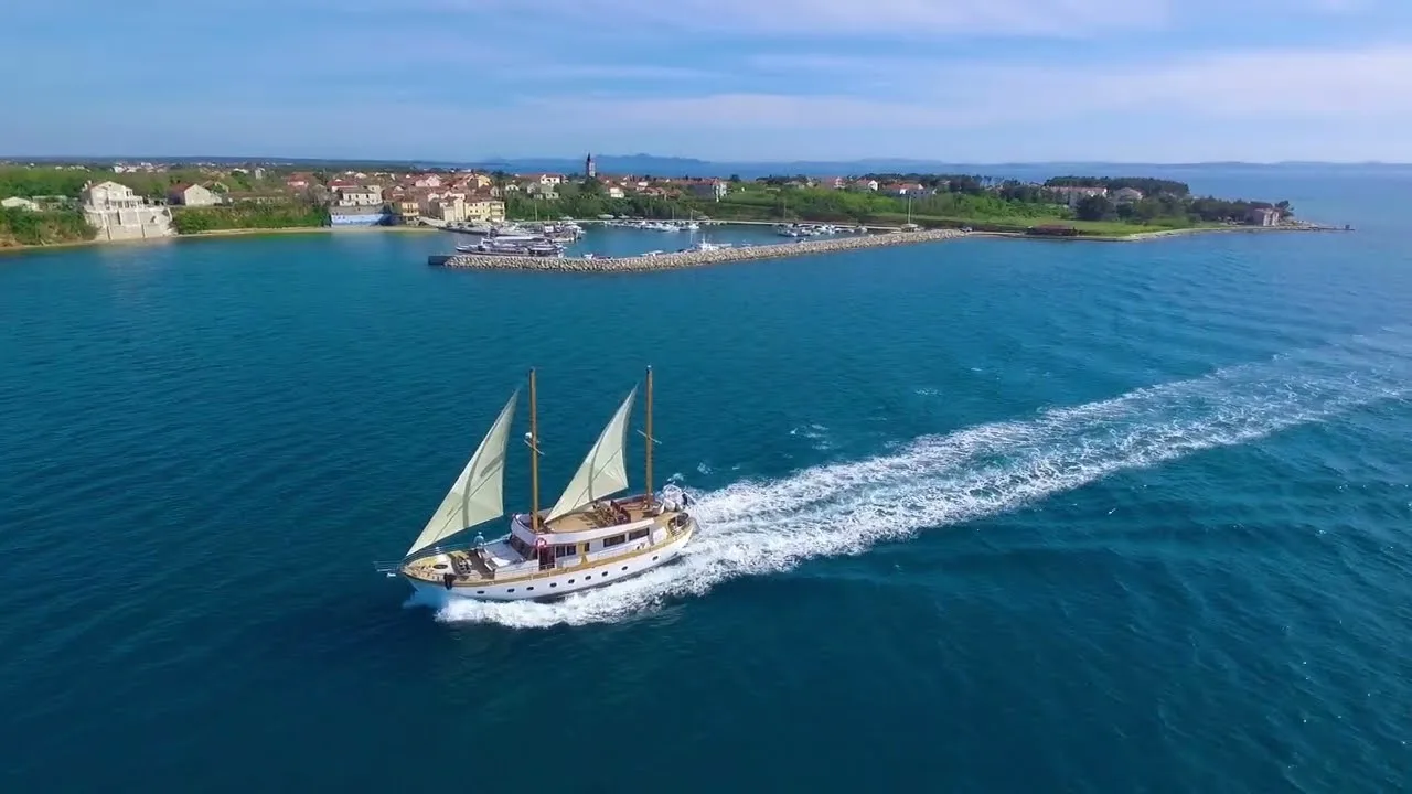 Yacht Video