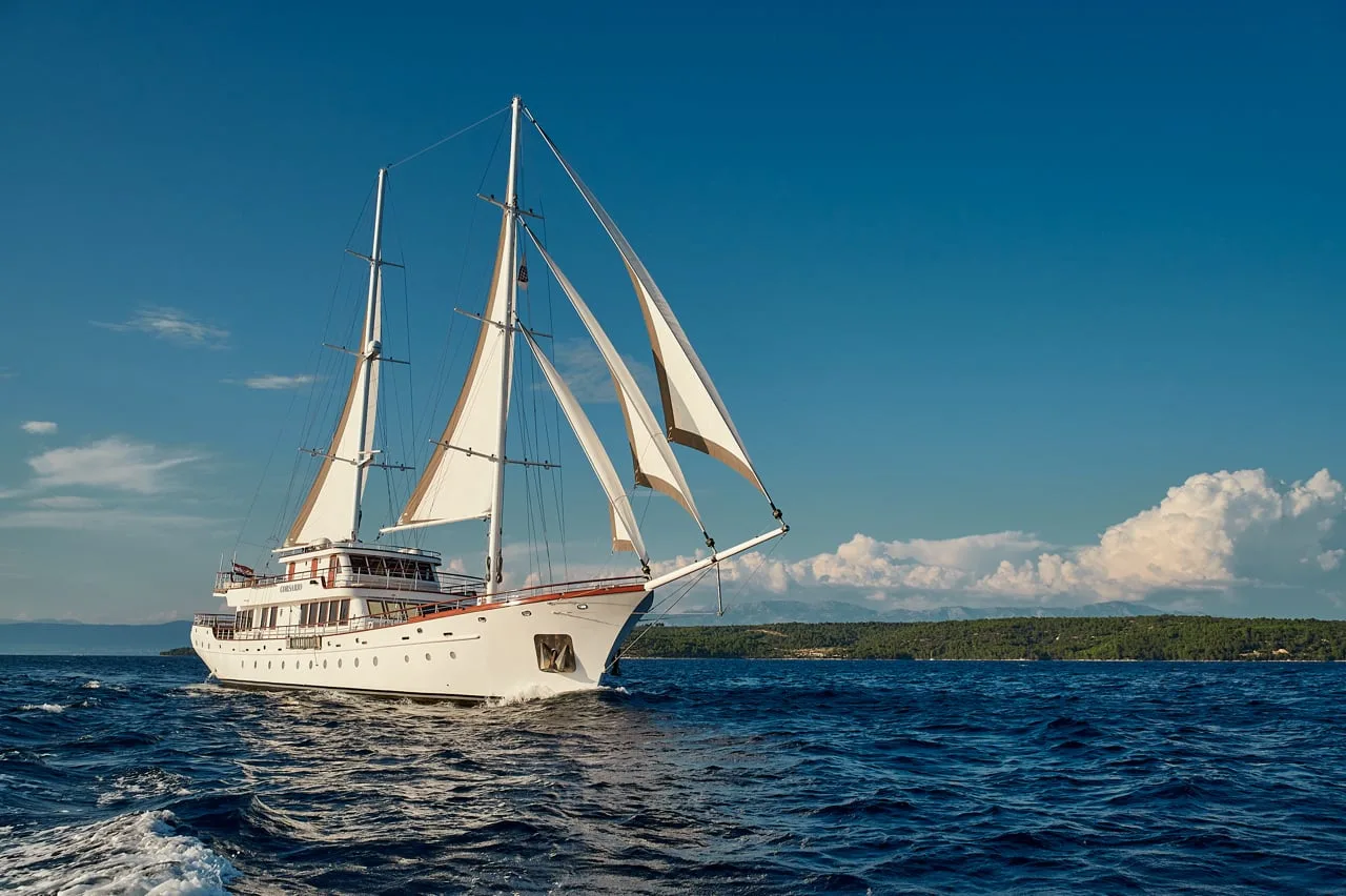 Yacht Video
