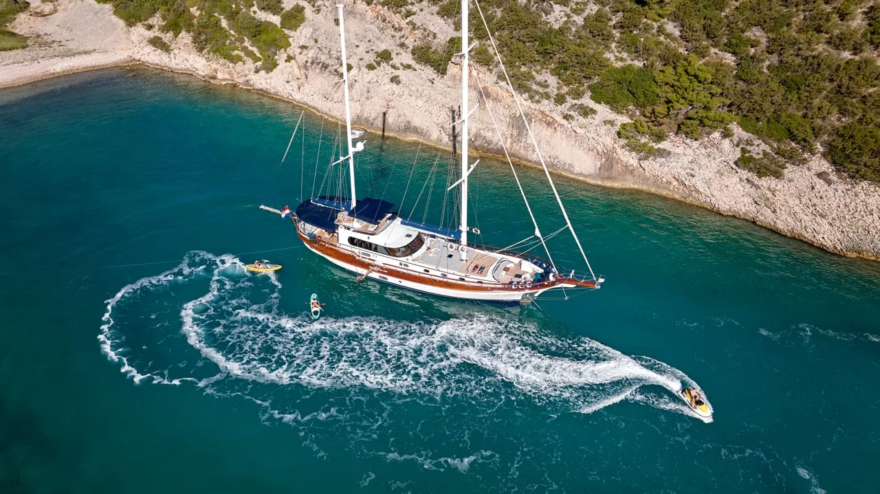 Yacht Video