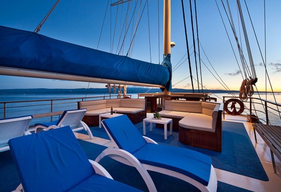 TAJNA MORA Flybridge