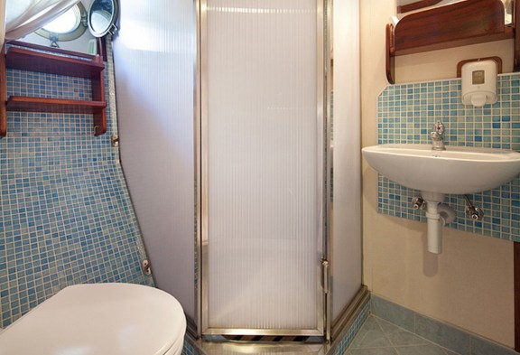 TAJNA MORA Guest Bathroom