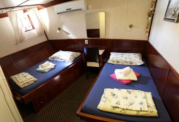 TAJNA MORA Guest Twin Cabin