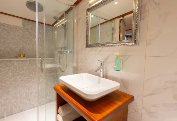 GALLANT Guest Bathroom