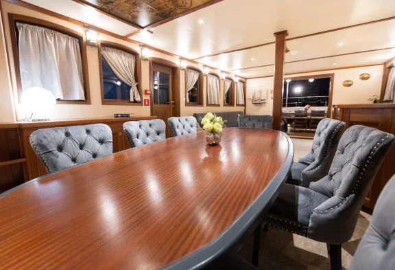 GALLANT Interior Dining