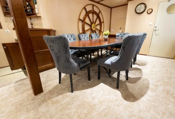 GALLANT Interior Dining