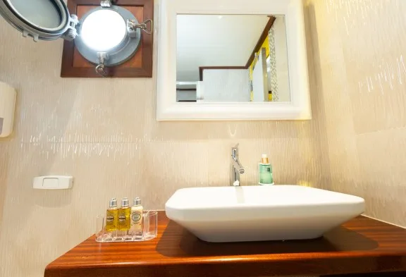 GALLANT Guest Bathroom