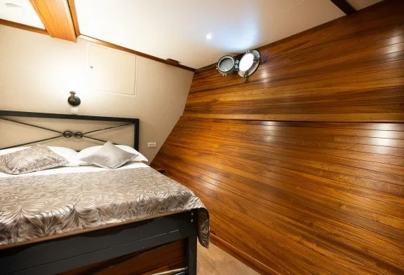 GALLANT Double Cabin