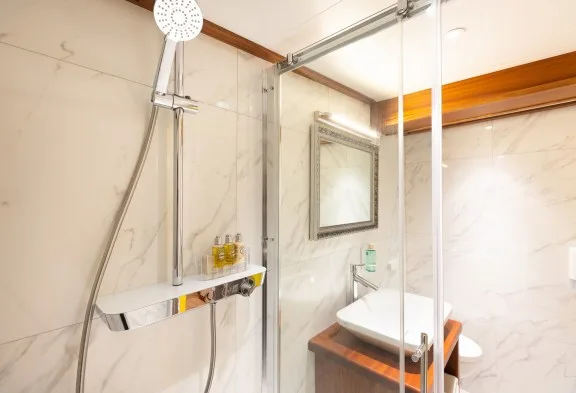 GALLANT Guest Bathroom