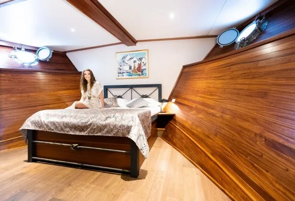 GALLANT Double Cabin