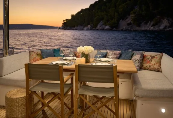 HIDEAWAY Aft Deck