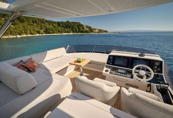 HIDEAWAY Sun Deck Steering
