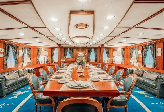 SEAGULL III Interior Dining