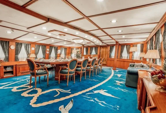 SEAGULL III Interior Dining