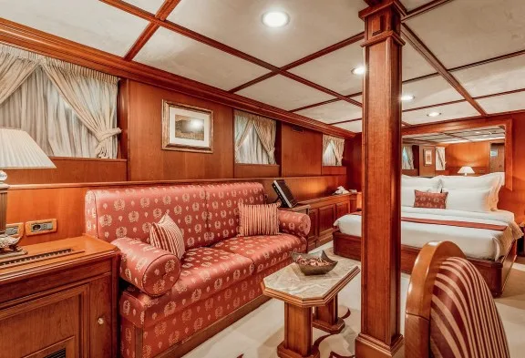 SEAGULL III Guest Cabin
