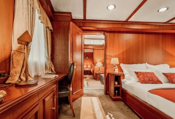 SEAGULL III Guest Cabin