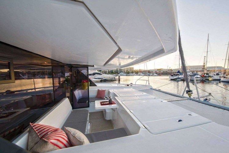 SISTERS Foredeck