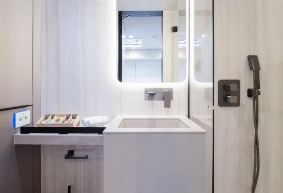 SWEET DREAMS Guest Bathroom