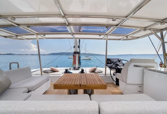 SWEET DREAMS Flybridge