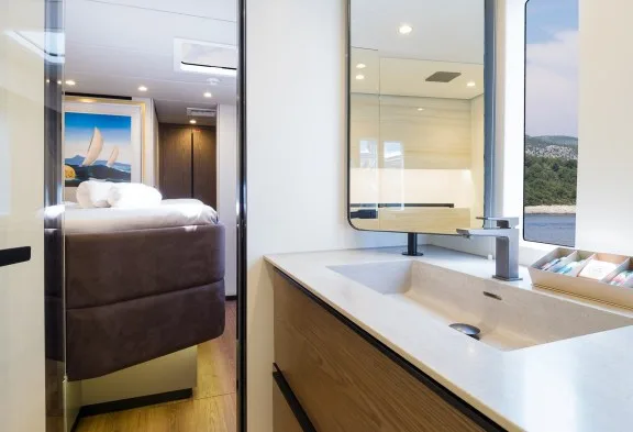 SWEET DREAMS Guest Bathroom