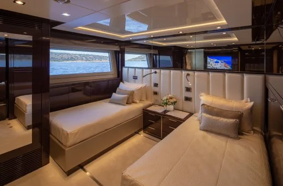 Image of AQUA LIBRA yacht #16