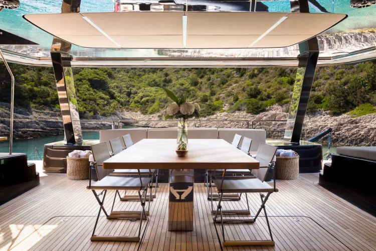 Main Deck Aft Dining