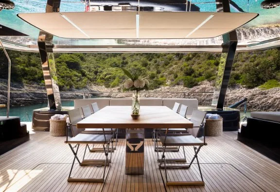 Main Deck Aft Dining