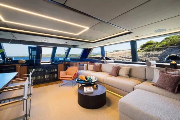 Main Salon Lounge