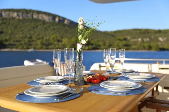 Al Fresco Dining Set Up