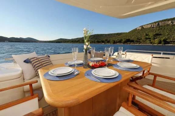 Alfresco Dining