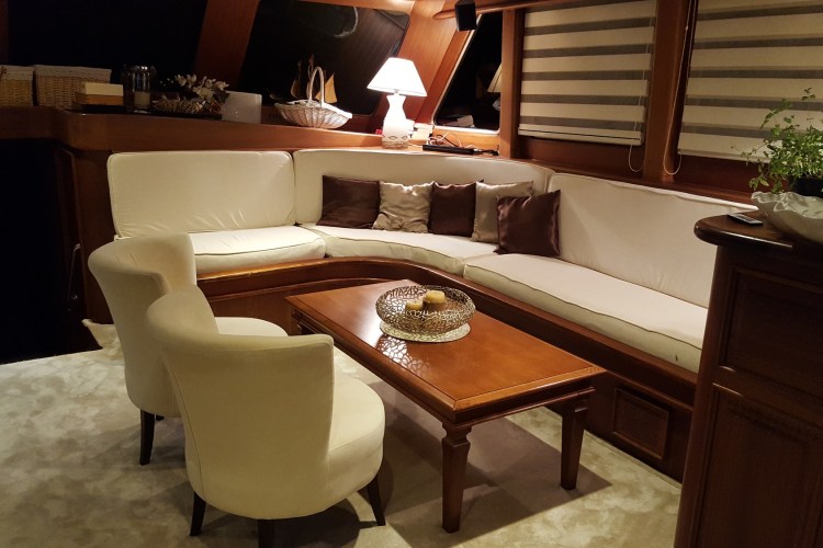 Salon Lounge
