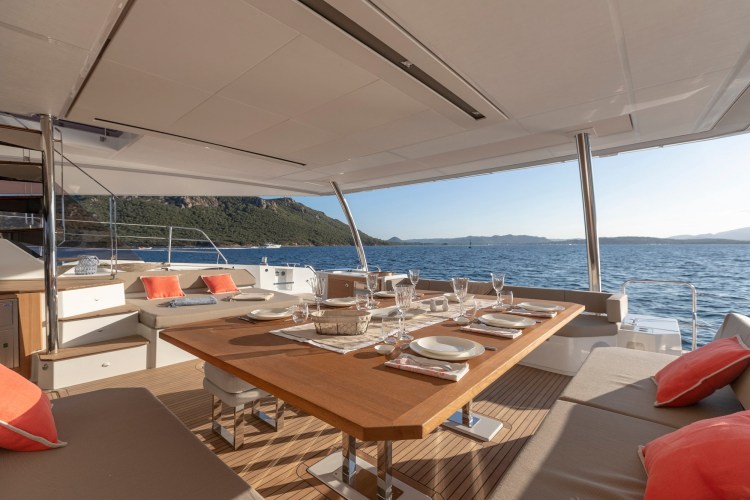 Main Deck Dining
