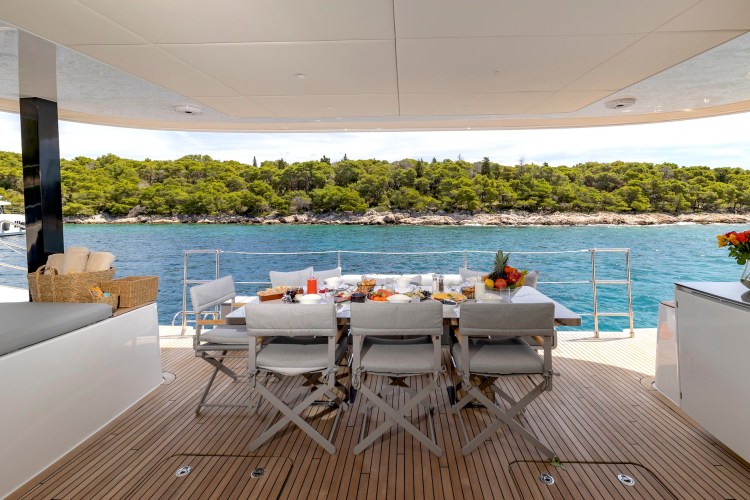 Main Deck Dining