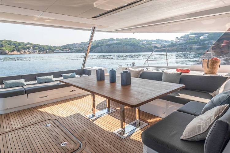 Main Deck Aft Dining (sistership)