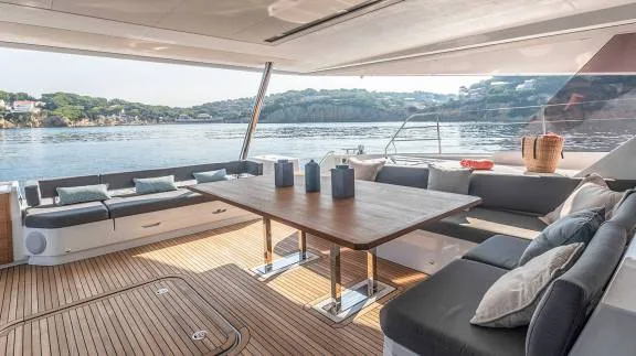 Main Deck Aft Dining (sistership)