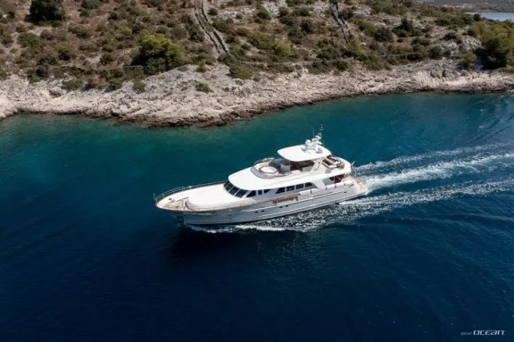 Motor yacht SEA BREEZE II