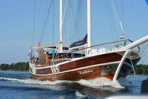 Gulet KADENA - Cruising