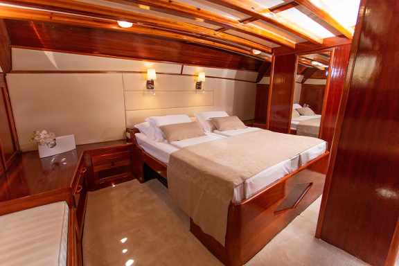 Double cabin
