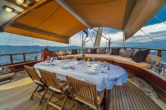 Alfresco Dining Possibility
