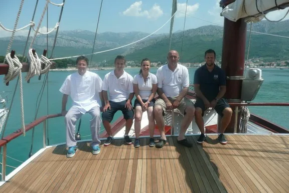 ROMANCA - Crew