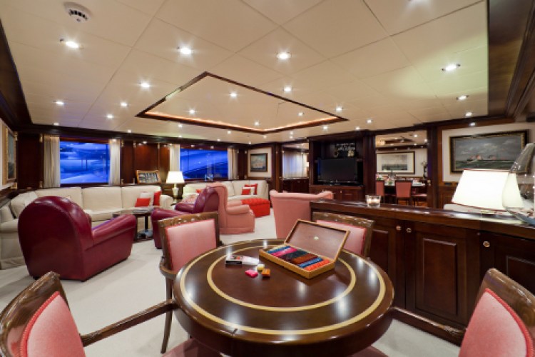 Yacht SOPHIE BLUE -  Main Salon Card Table