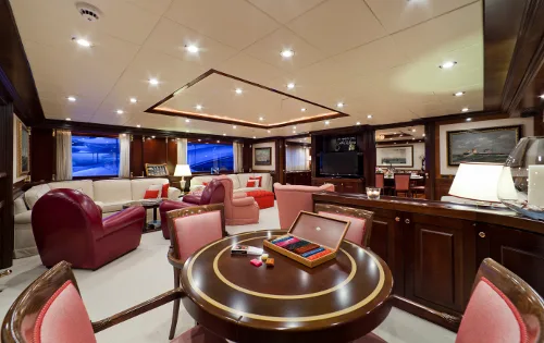 Yacht SOPHIE BLUE - Main Salon Card Table
