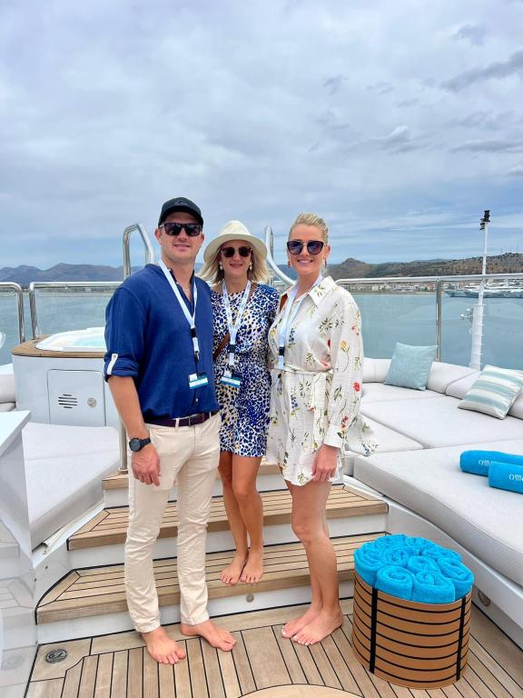 Owners and Charter Broker Daniel, Owner Martina and Nadja Asmus