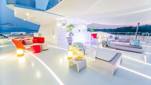 Main Deck with Central Bar, Croatia Small Ship Cruise Saluzi