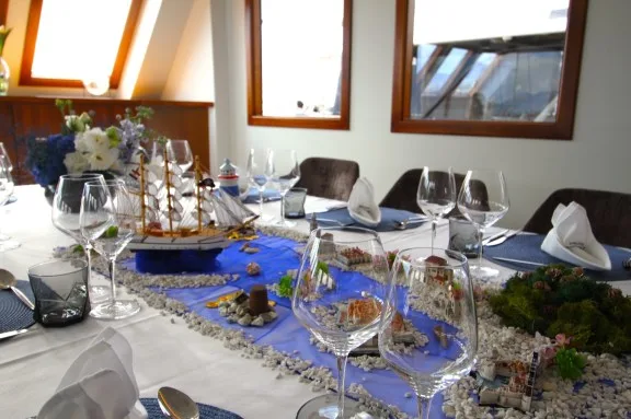 Luxury Motor Sailor Corsario: Table Setting with Nautical Theme