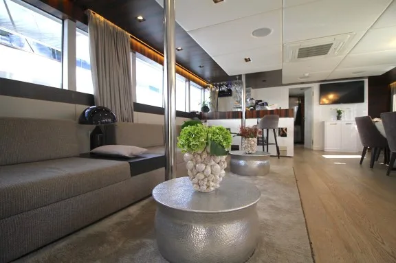 Luxury Motorsailer Dalmatino - Main Saloon Flower Pots