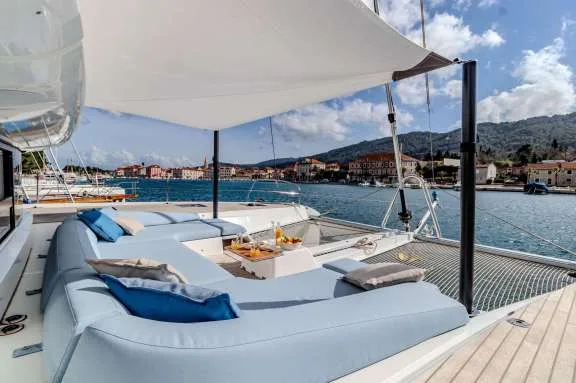 Image of AGENDA 55 (Lagoon 55) yacht #13