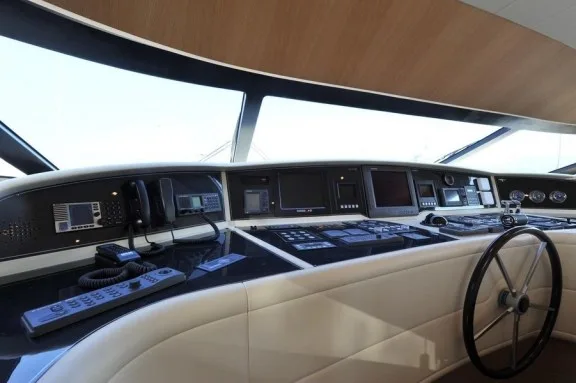 The 35m Yacht PARIS A