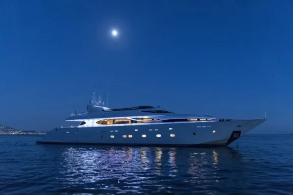 Charter Luxury Yacht PARIS A