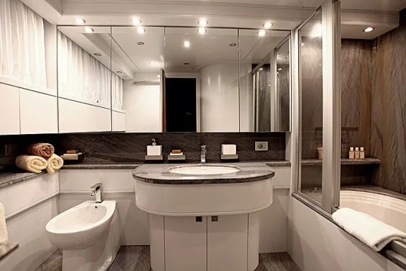 The 35m Yacht PARIS A